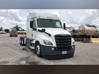 2021 Freightliner Cascadia 126