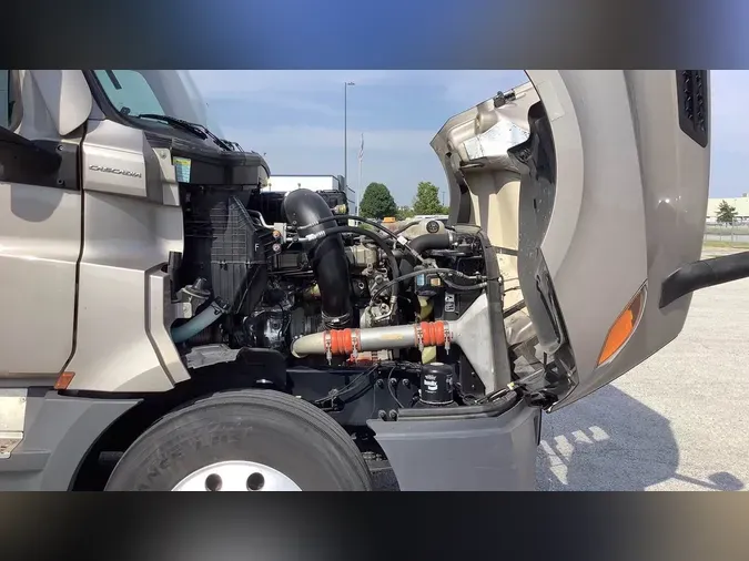 2025 Freightliner Cascadia 126