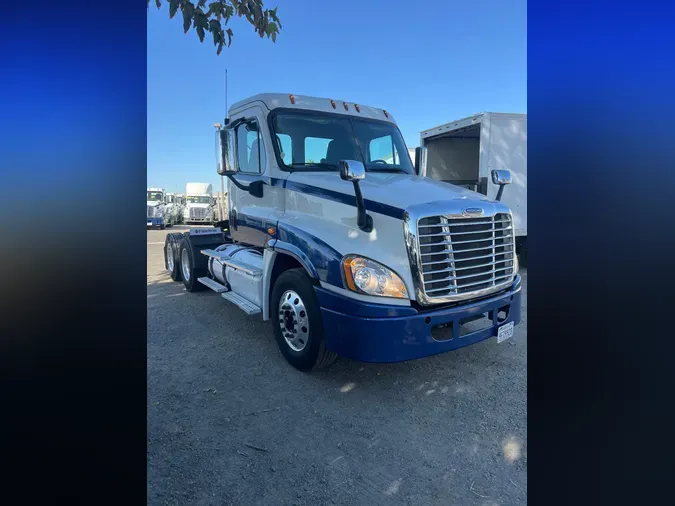 2018 FREIGHTLINER/MERCEDES CASCADIA 125