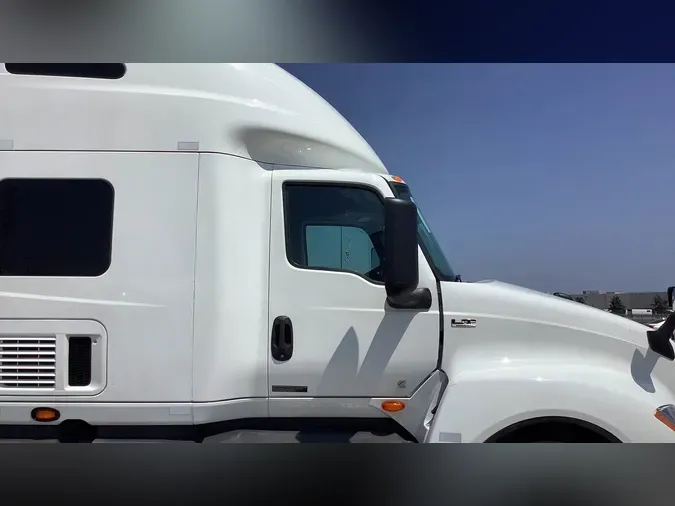 2022 International LT