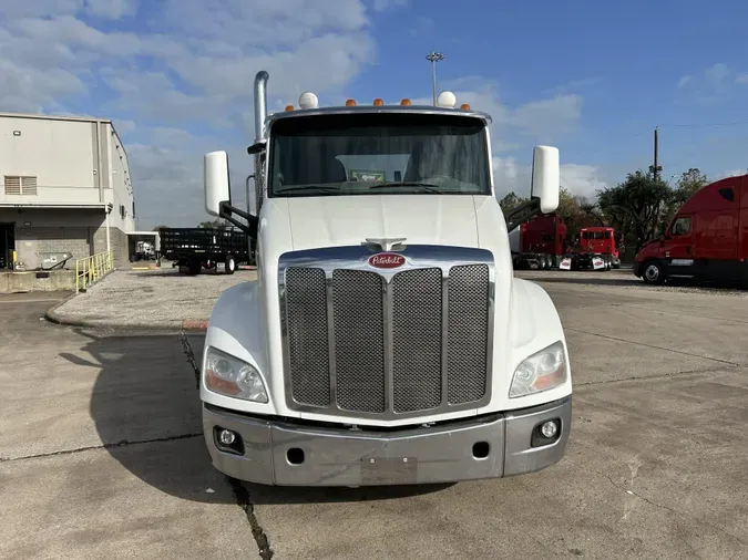 2017 Peterbilt 579