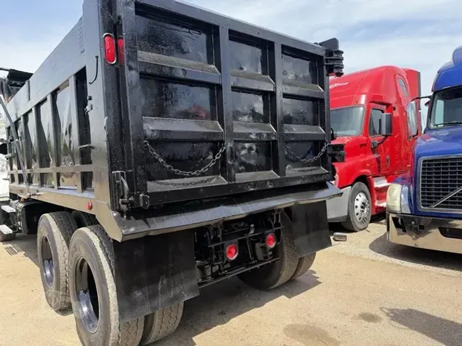 2014 MACK GRANITE GU713