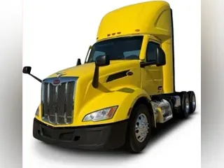 2023 Peterbilt 579
