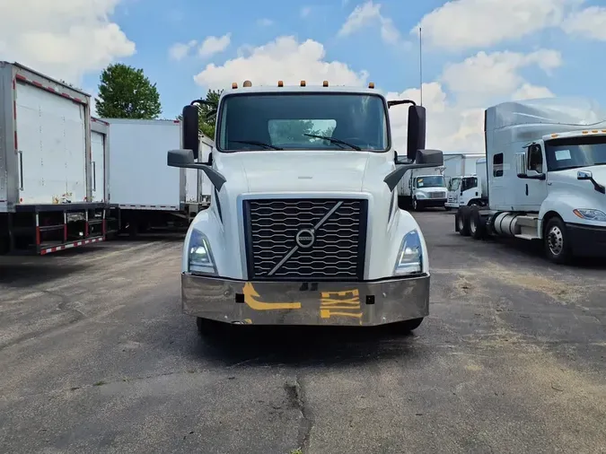 2019 VOLVO VNL64T-300