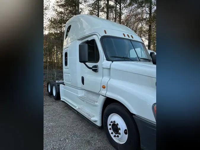 2018 FREIGHTLINER/MERCEDES CASCADIA 125