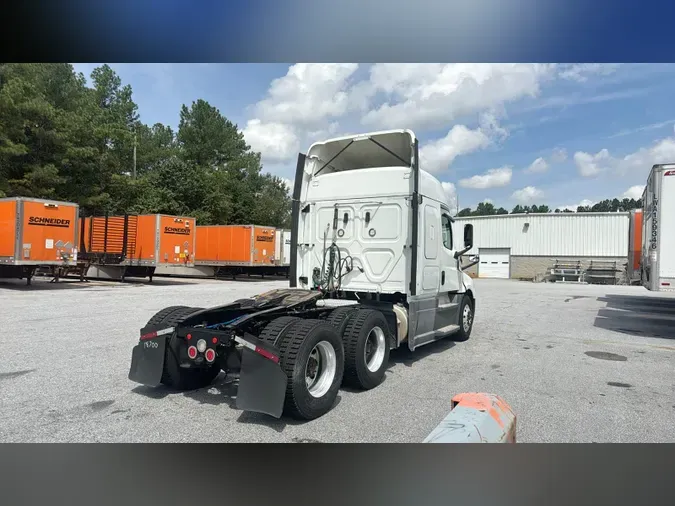 2019 Freightliner Cascadia 126