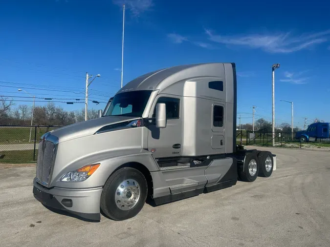 2025 Kenworth T680