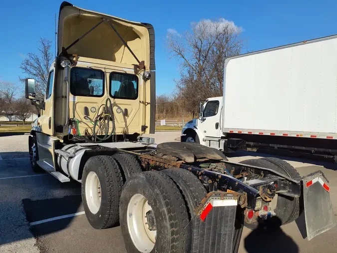 2019 FREIGHTLINER/MERCEDES CASCADIA 125