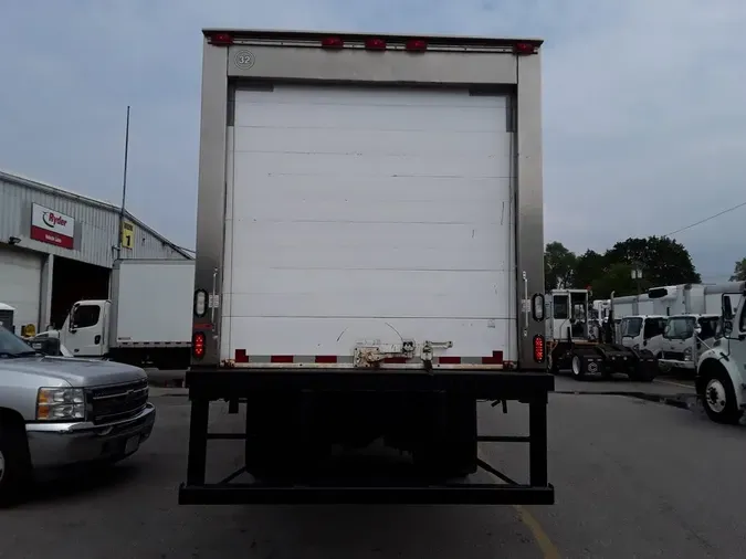 2016 FREIGHTLINER M2 106