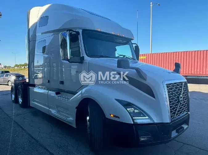 2021 VOLVO VNL64T760