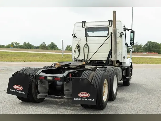 2017 VOLVO VNL64T300
