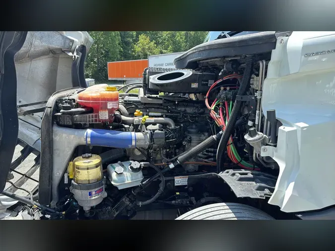 2021 Freightliner Cascadia 1267efadda437e92ae78004dafc00e5b07c
