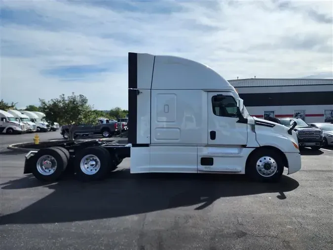 2022 FREIGHTLINER CASCADIA