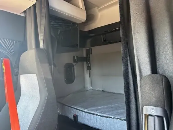 2020 Freightliner Cascadia