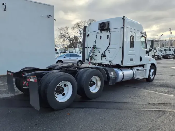 2020 FREIGHTLINER/MERCEDES CASCADIA 125