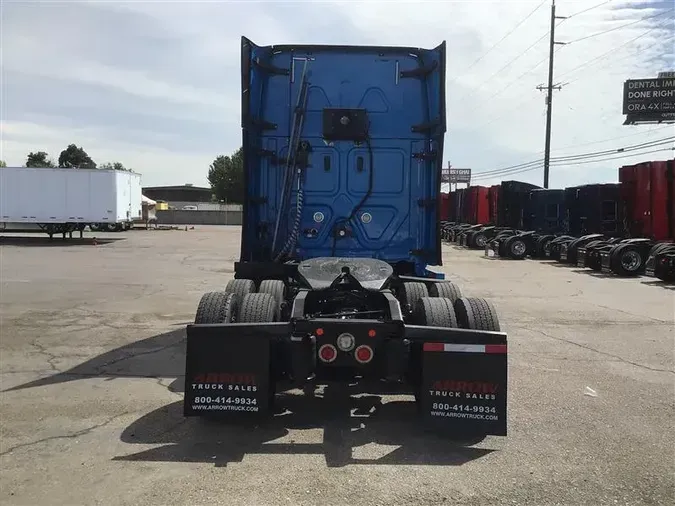 2021 FREIGHTLINER CA126