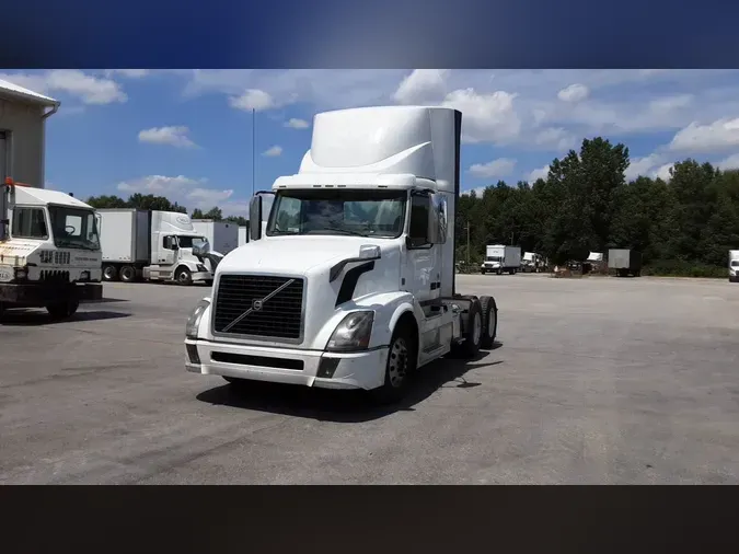 2017 Volvo VNL300