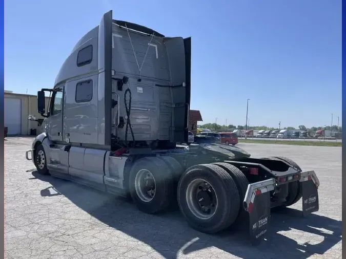 2022 VOLVO VNL64T860