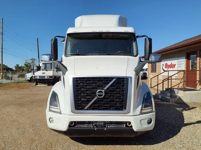 2019 VOLVO VNR64T-640