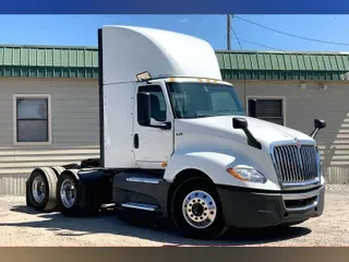 2021 INT LT625 6x4