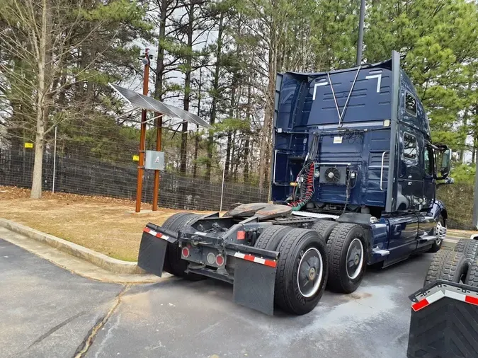 2020 VOLVO VNL64T860