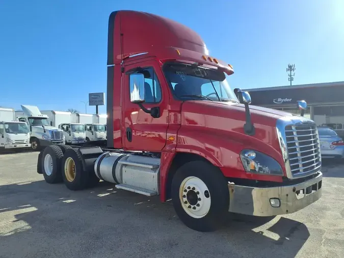 2019 FREIGHTLINER/MERCEDES CASCADIA 125