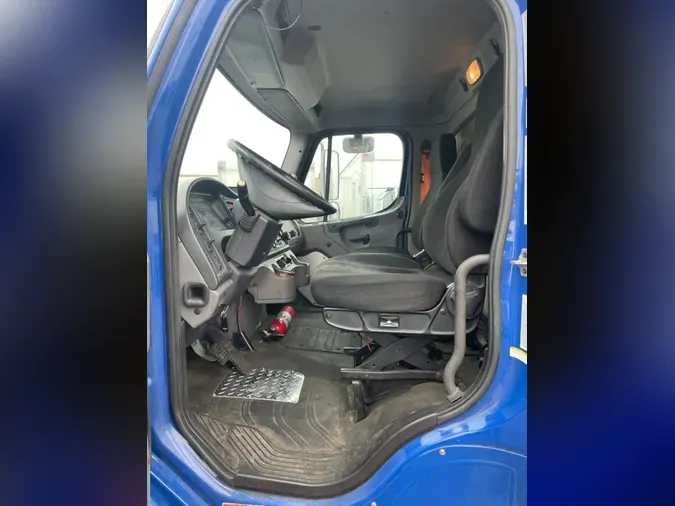 2019 FREIGHTLINER/MERCEDES M2 106