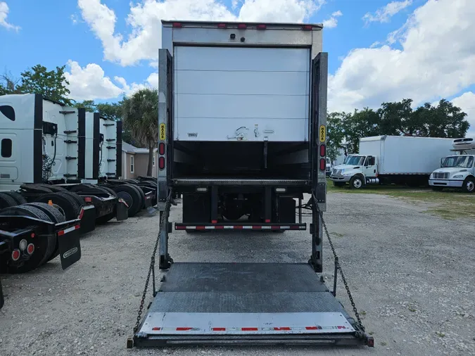 2017 FREIGHTLINER/MERCEDES M2 106