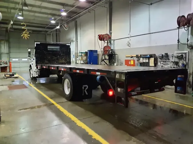 2019 FREIGHTLINER M2 106
