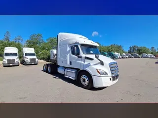2019 Freightliner Cascadia 126