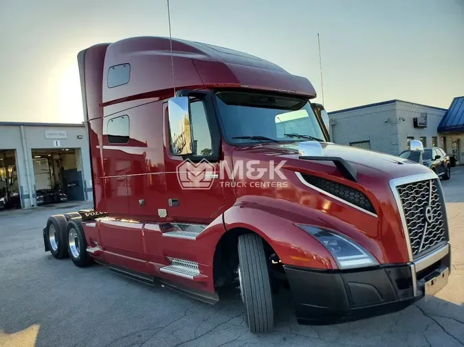 2021 VOLVO VNL64T760