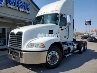 2014 MACK CXU613