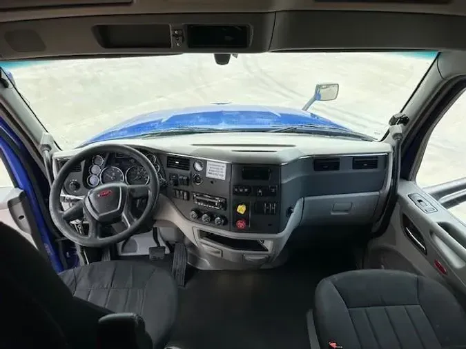 2022 Peterbilt 579