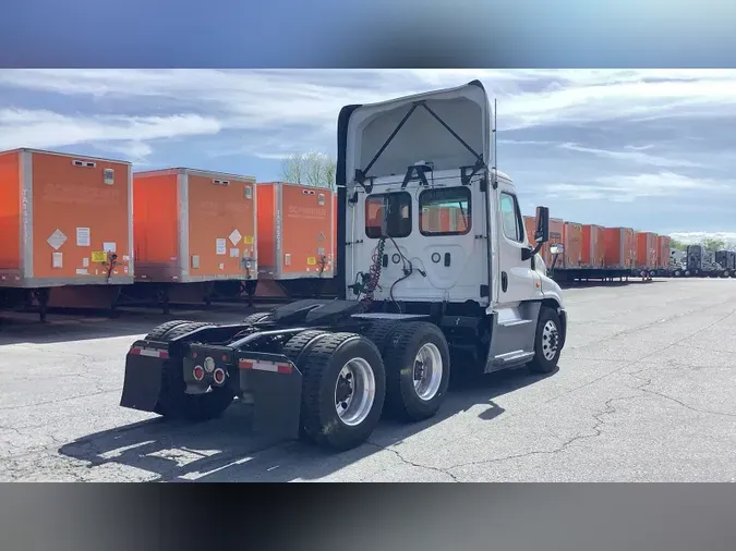 2019 Freightliner Cascadia 125