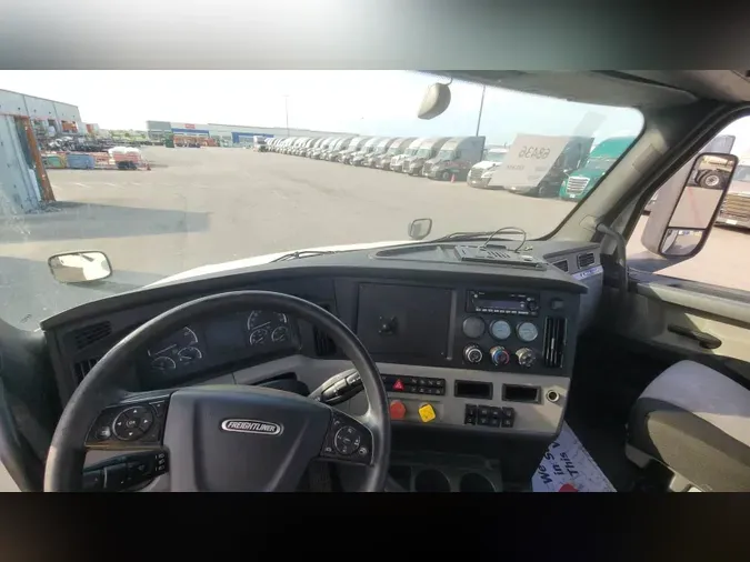 2019 Freightliner Cascadia 126