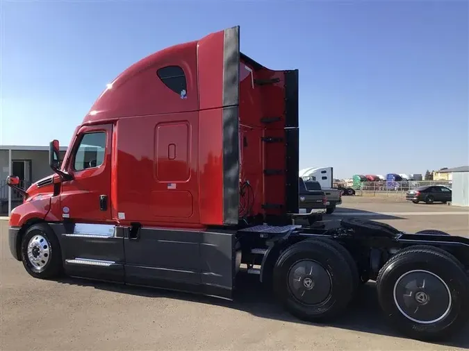 2021 FREIGHTLINER CA126