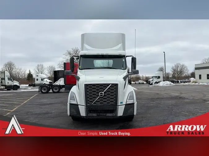 2021 VOLVO VNL300