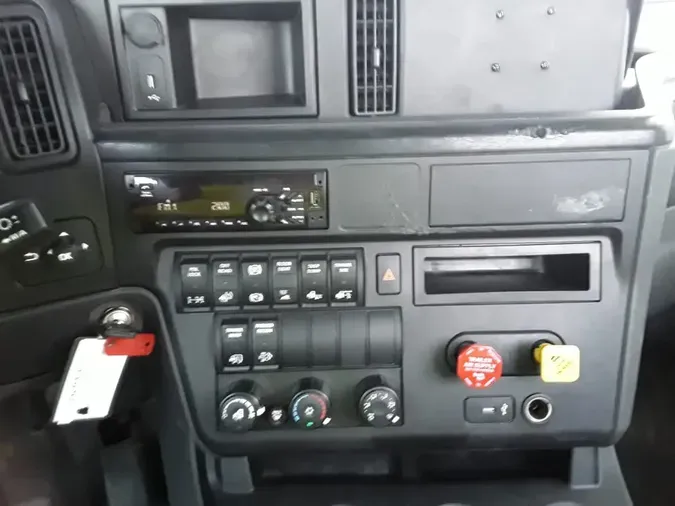 2020 NAVISTAR INTERNATIONAL LT625 DAYCAB T/A7f214a03801794e335ff399f9391ec13