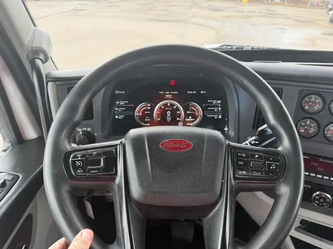 2023 Peterbilt 567
