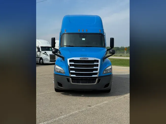 2022 FREIGHTLINER Cascadia 126