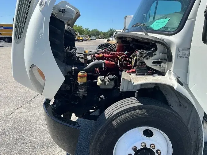 2018 Freightliner M2