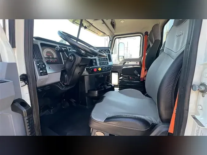 2020 MACK GR64BT