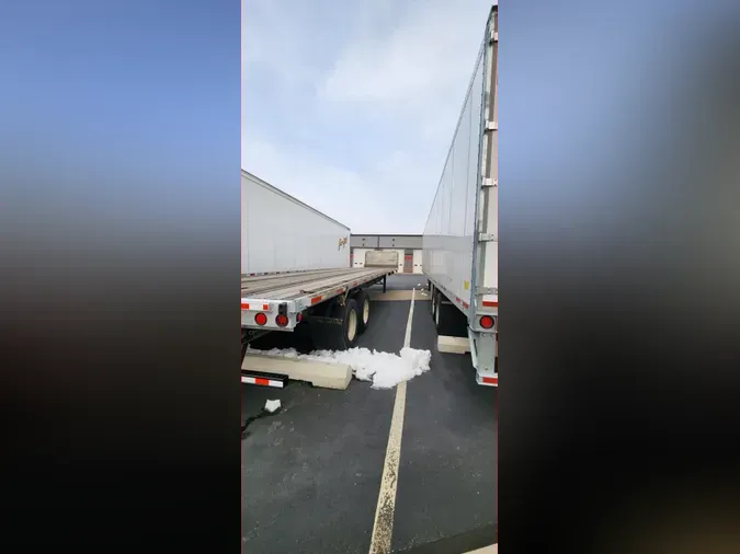 2016 UTILITY TRAILERS FS2CHA 48/1027f276ed9b2256771752451235c6a345a