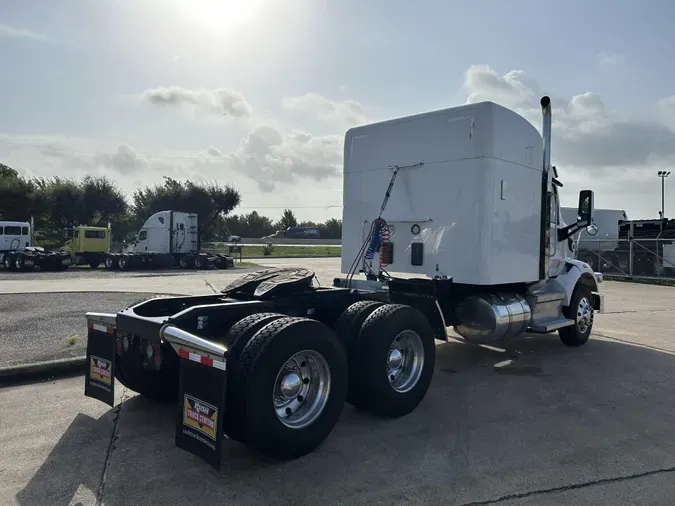 2020 Peterbilt 567