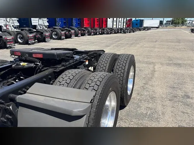 2022 FREIGHTLINER CA116