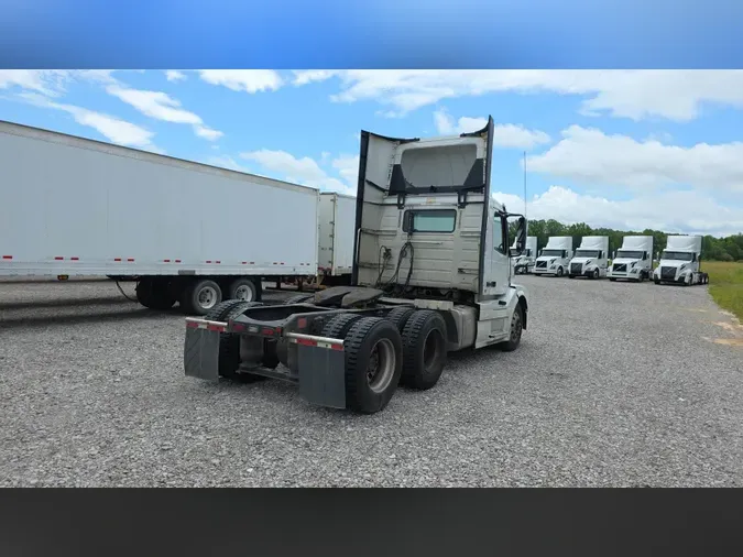 2018 Volvo VNL300