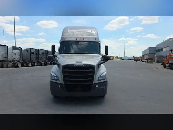 2024 Freightliner Cascadia 1267f33c80947af7f2eb6e63bbc8fa5ba3c