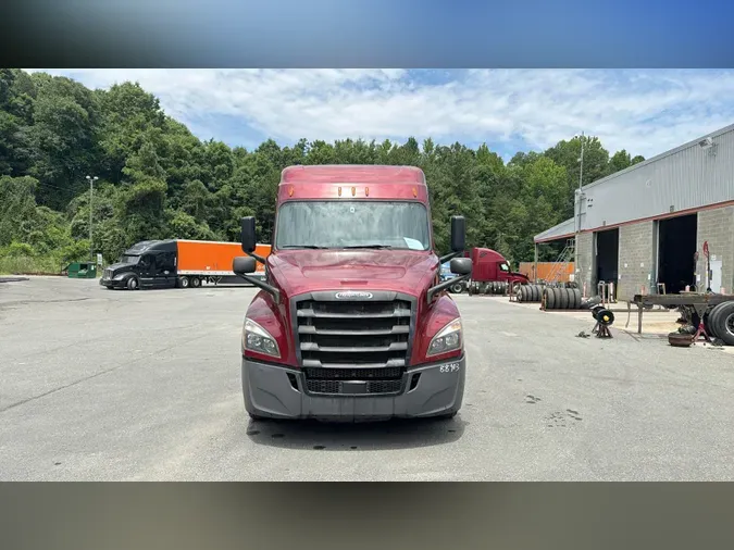 2020 Freightliner Cascadia 126