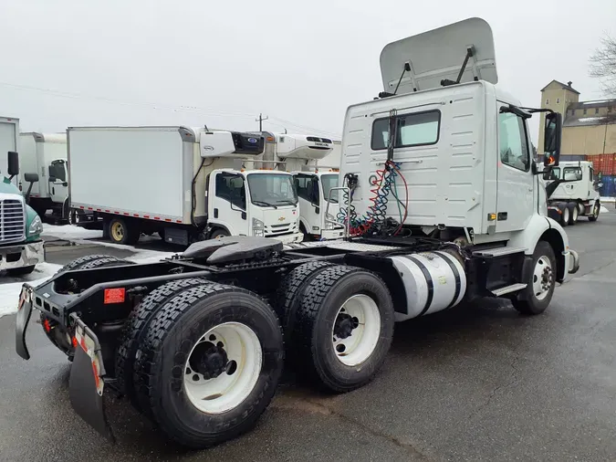 2019 VOLVO VNL