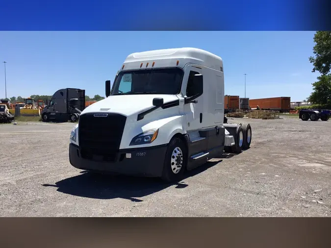 2021 Freightliner Cascadia 126